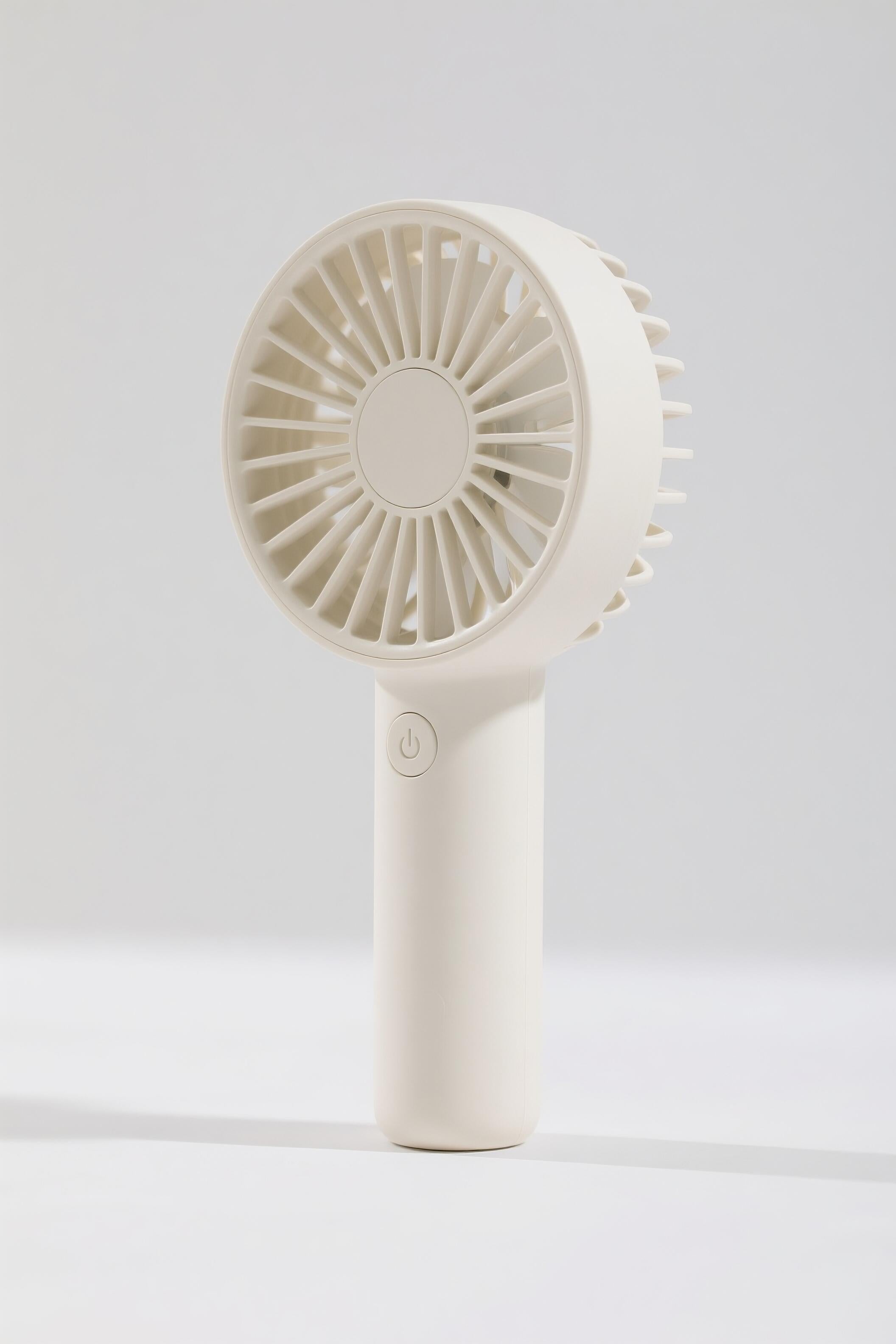 Handheld portable fan